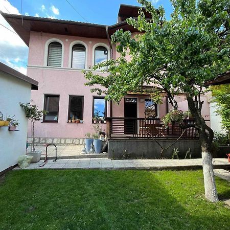 Apartments Music, Garden And Free Parking Sarajevo Luaran gambar