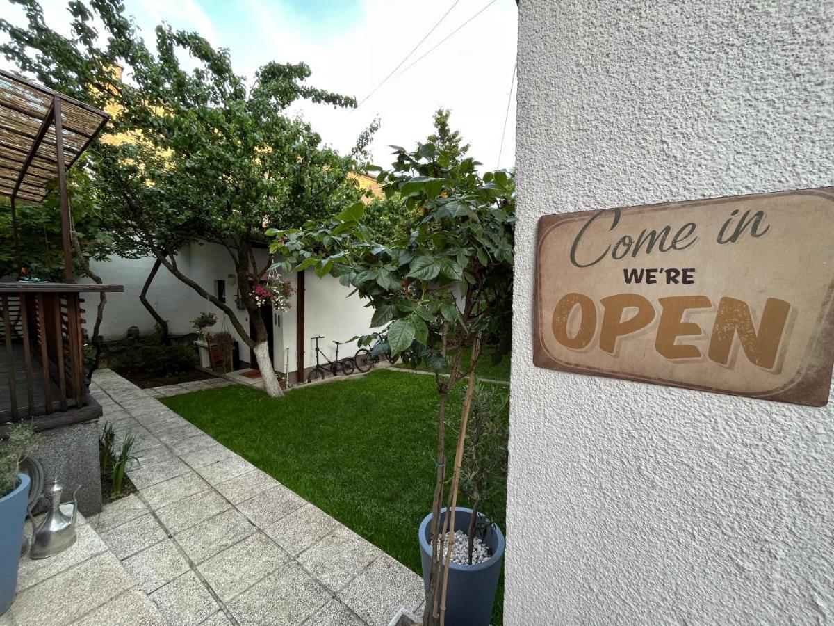 Apartments Music, Garden And Free Parking Sarajevo Luaran gambar