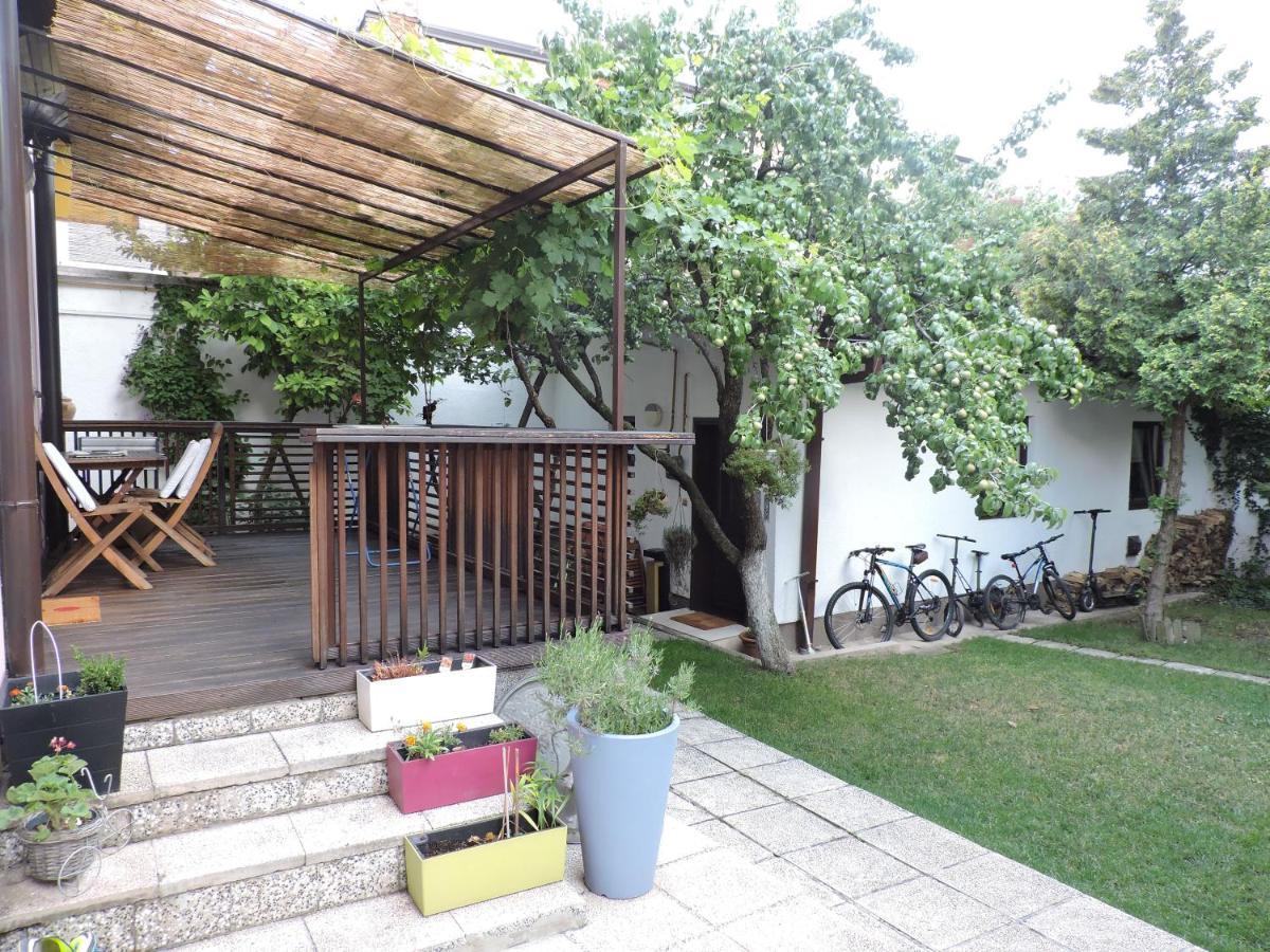 Apartments Music, Garden And Free Parking Sarajevo Luaran gambar