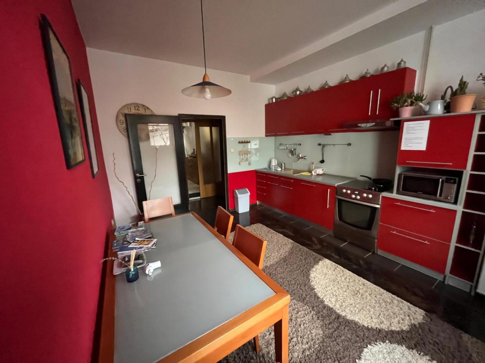 Apartments Music, Garden And Free Parking Sarajevo Luaran gambar